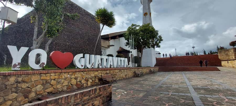 Guatavita Lagoon + Casa loca + Pueblo+ Salt Cathedral - Key highlights you should care about