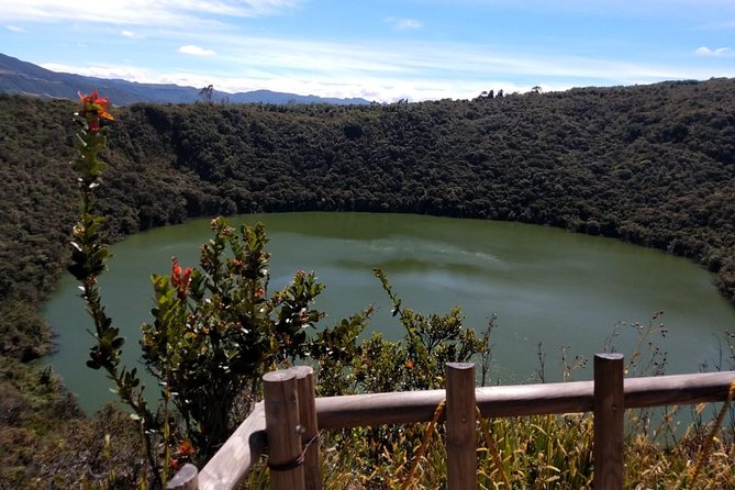 Guatavita Lake & Salt Cathedral Tour. - Stop 1: Laguna de Guatavita and the El Dorado setup