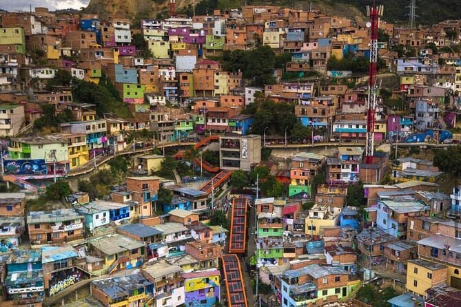 Guided Tour of Comuna 13 Medellín with Snacks Included - Start Point in San Javier: Getting There Without Stress
