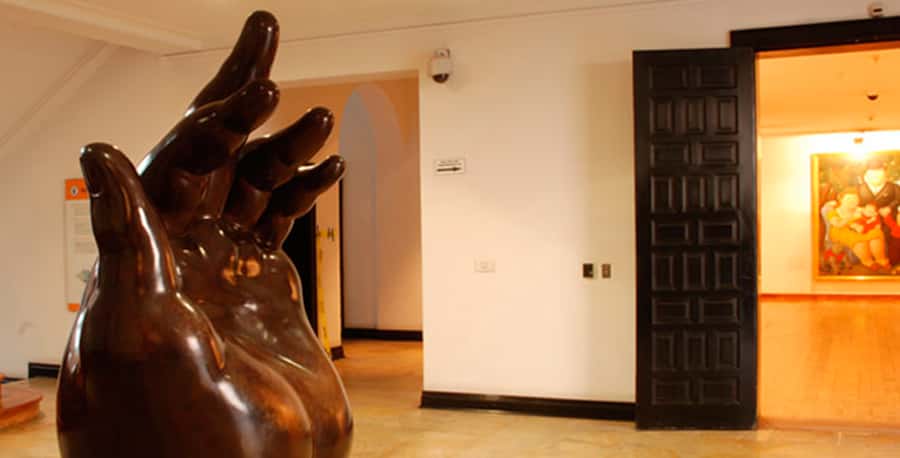 Guided Visit to Botero Museum in Bogota - How the Botero Museum turns humor into a history lesson