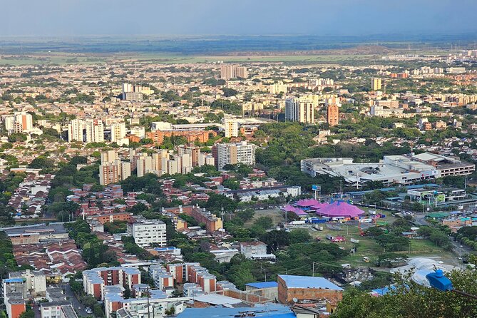 Guided Visit to Commune 20 in Cali - Stop 1 in Comuna 20: murals, a mountainside view, and neighborhood redemption