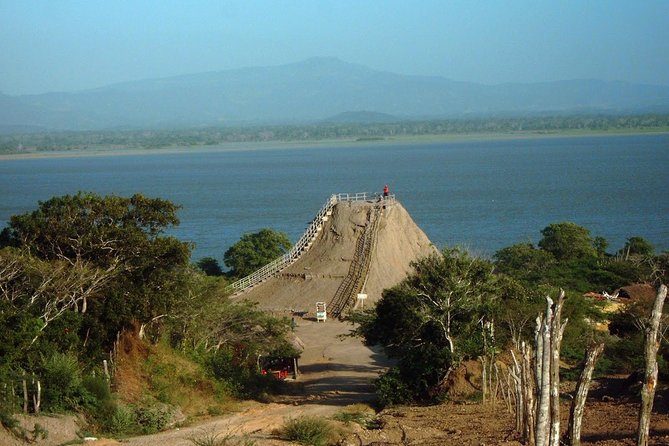 Half Day Mud Volcano from Cartagena - Guide Quality and Communication: What You Can Control