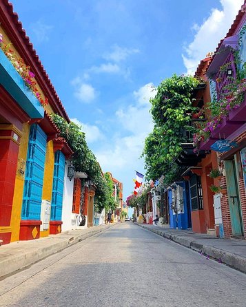 Half-Day Tour of Cartagena by Air-Conditioned Vehicles - Walled City walking plus Getsemani: two different moods in short time