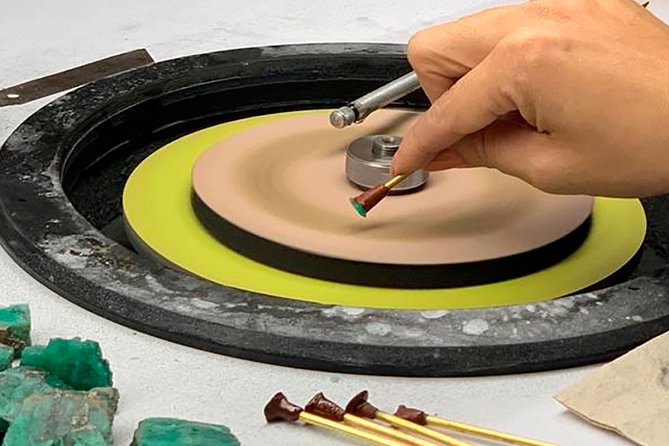 Hands‑On Colombian Emerald Polishing Experience - Polishing Three Emeralds, Not Just Taking Photos