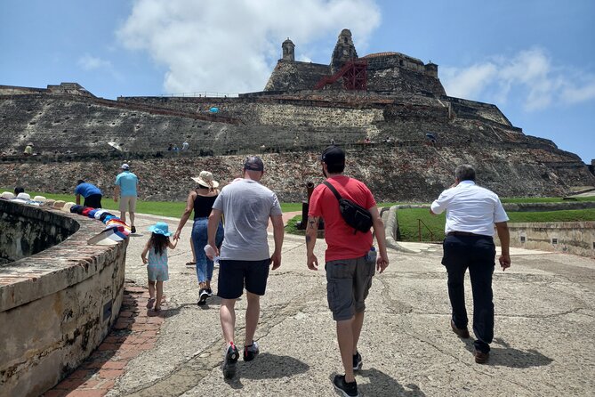 Highlights & Iconic Places Tour! - A 4-Hour Highlights Loop Through Cartagena’s Old City