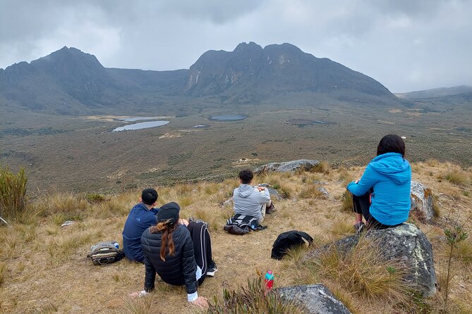 Hiking to the largest paramo on earth : Sumapaz - The breakfast, arepa, and panela routine that helps you survive the climb