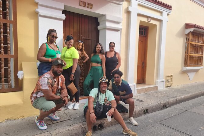 Historical private Tour - Meet Julie Munera, the guide who keeps it flexible