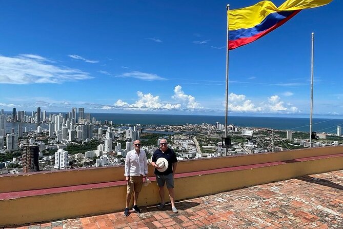 Historical private Tour - Plaza de la Aduana: colonial buildings, Columbus, and a darker past