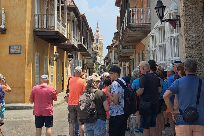 Historical Tour of Cartagena - Calle de la Sierpe and the world-country benderines