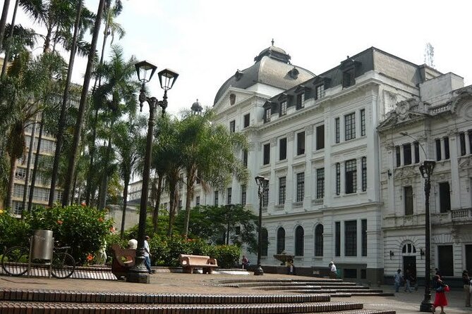 Historical Walking Cali City Tour 3H - Plaza San Francisco: Where Franciscan Influence Shaped Cali