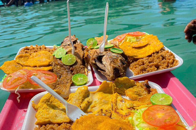 Holiday on the Island of Cholón - Isla Grande Stop and La piscinita: Your Practical Swim Reset