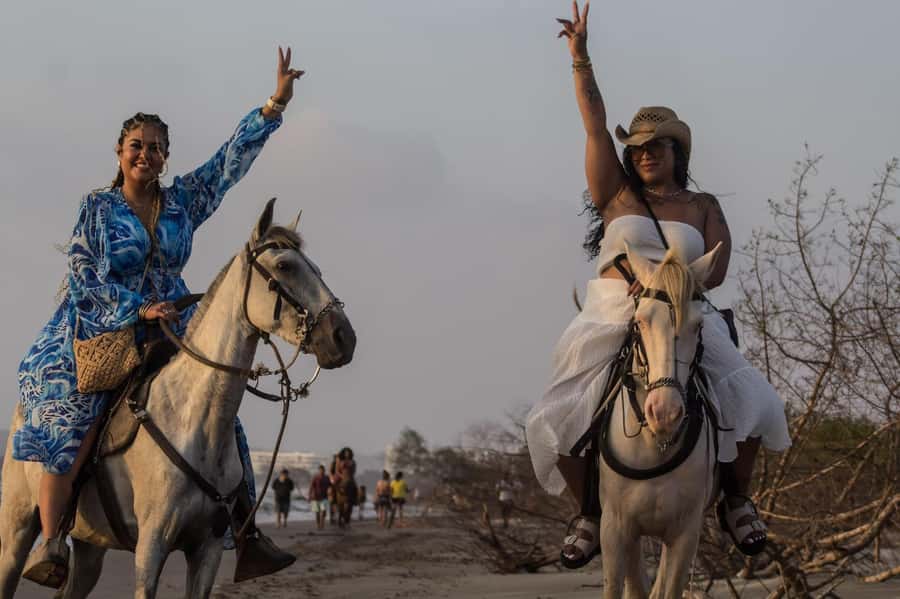 HORSE TOUR IN CARTAGENA BEACH - The short break and the rhythm of a relaxed tour