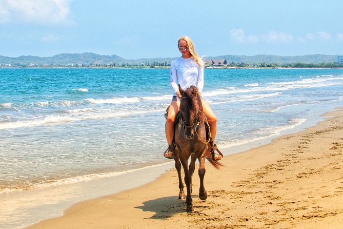 Horseback Riding Tour in Beach of Cartagena - Manzanillo transfer: the coastal setting and the photo setup
