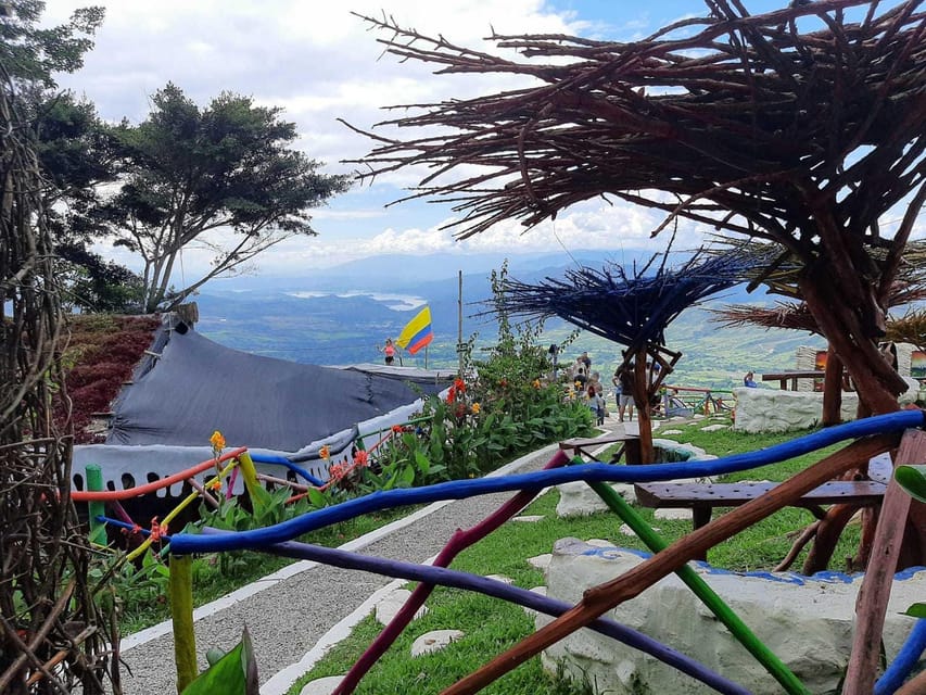 HUILA VIEWPOINTS MANO DEL GIGANTE - Rainbow slide and parapente: optional fun with extra cost and weather risk