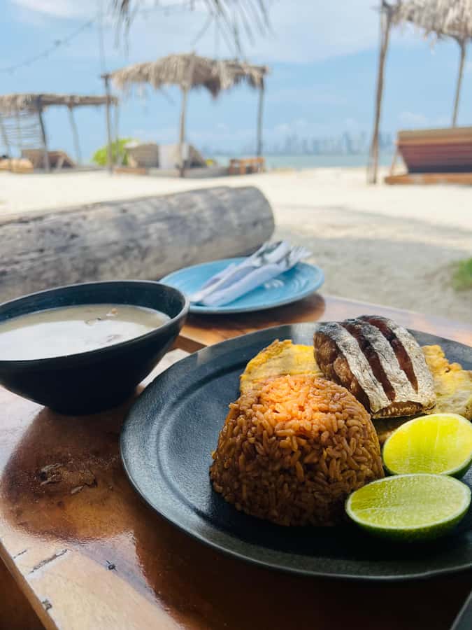 Isla Tierra Bomba beach club: Day Pass with typical food - Should you book Isla Tierra Bomba at Fenix Beach Club?