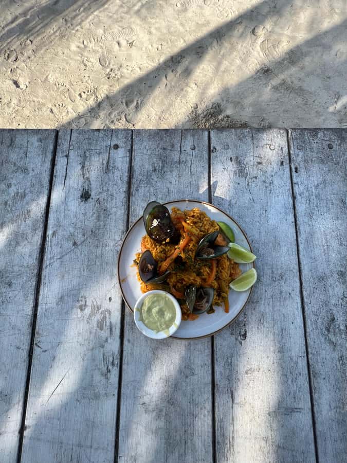 Isla Tierra Bomba beach club: Day Pass with typical food - Price and value: what you pay, what’s extra, and what you’re really buying