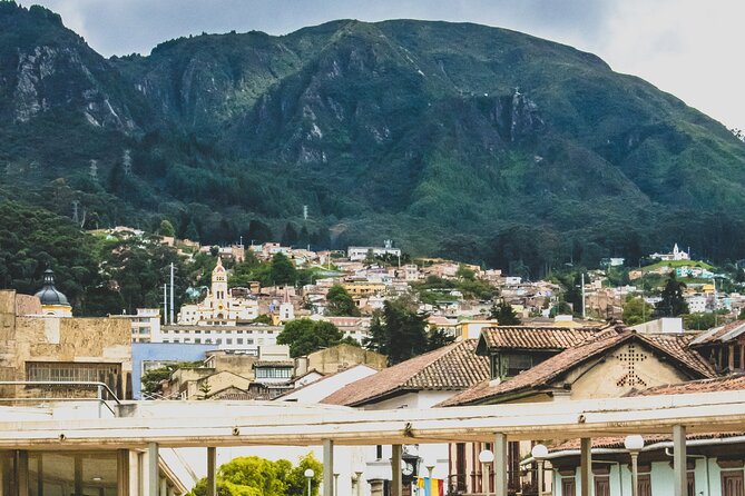 La Candelaria Private Tour Bogotá + Local Lunch + 2 Museums (6 Hrs.) - Hotel pickup and timing, what to expect from the 11 a.m. to 2 p.m. window