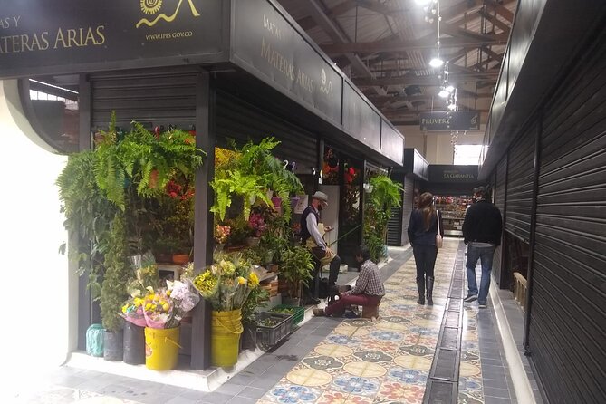 La Candelaria with Monserrate in Bogota 5H - Why Monserrate and La Candelaria Make a Perfect Match