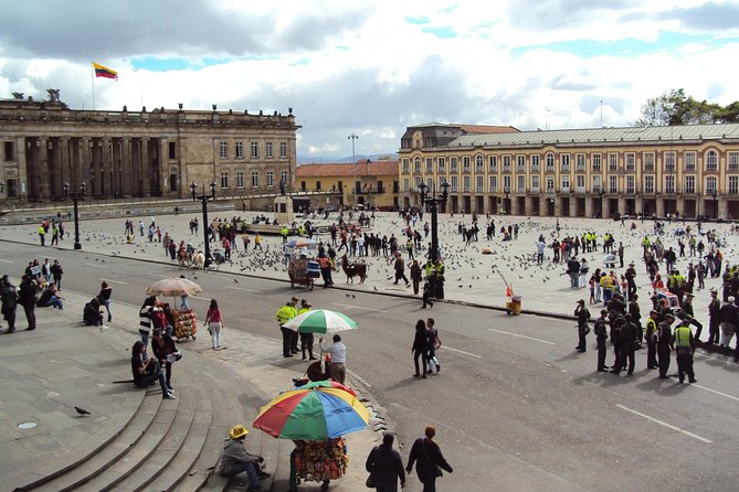 Layover Bogotá Private Tour + Transfer in & Out (4 Hrs.) - Airport pickup and private transportation, door to door