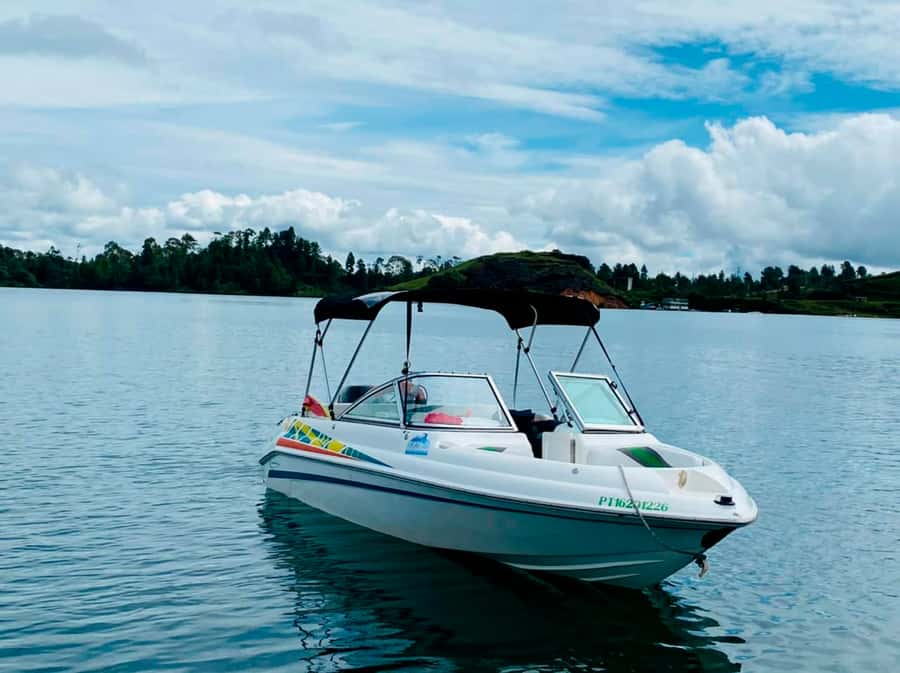 Luxury boat ride - Guatapé - Key highlights you will actually use
