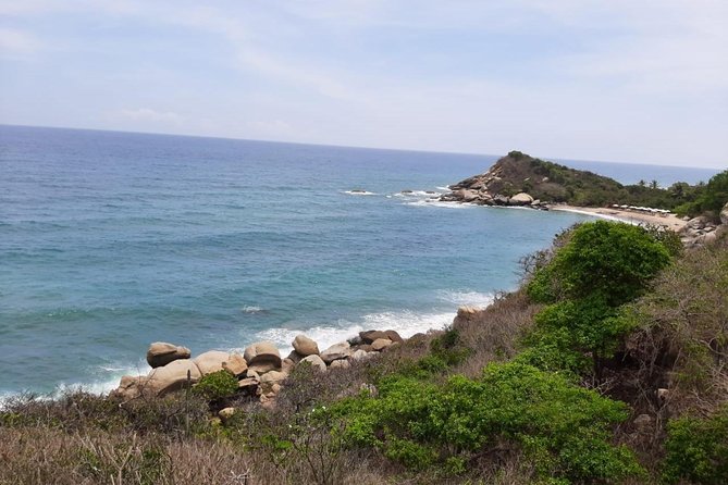 Maravilloso tour Parque Tayrona desde Cartgena, sector Cabo San del Guia - Tayrona entrance briefing and the tropical path to the beaches