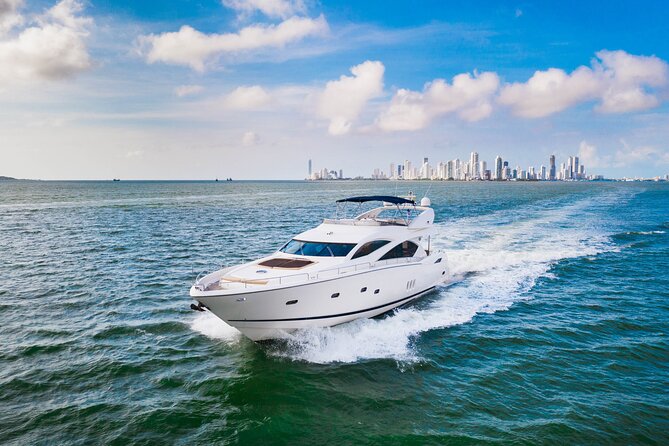 Marlet Sunseeker 82' yacht rental, the largest in Cartagena - Price and logistics: does $8,400 make sense for your group size?