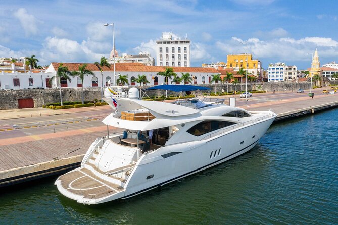 Marlet Sunseeker 82' yacht rental, the largest in Cartagena - How the 8-hour charter works, from yacht club to sea time