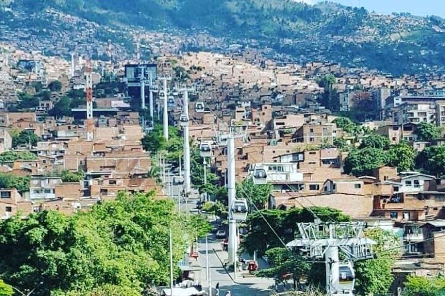 Medellín: 5.5-Hour Guided Private City Tour - Meeting your guide: where the day becomes personal