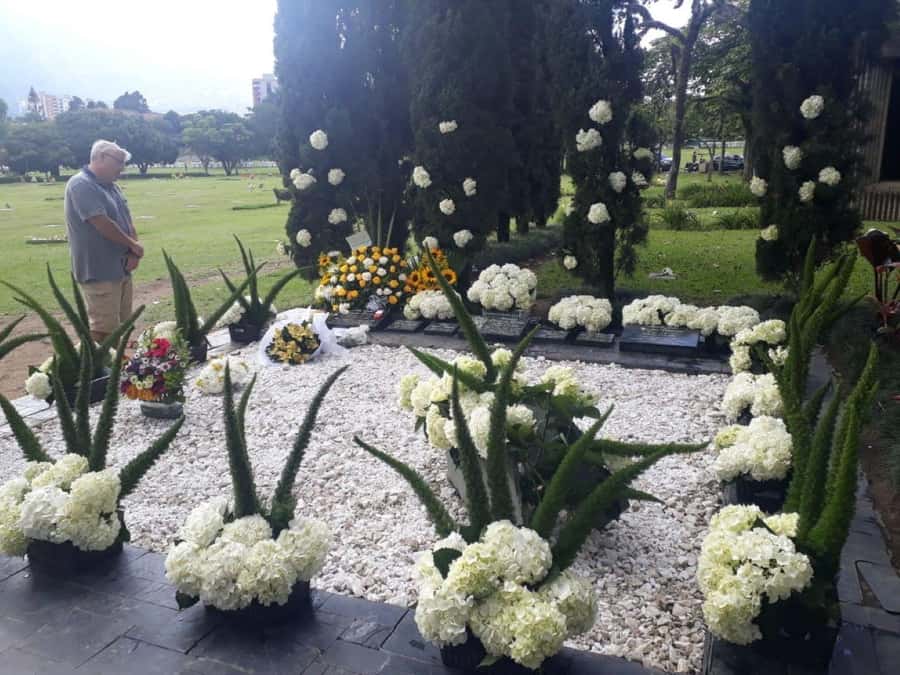 Medellín: 5.5-Hour Guided Private City Tour - Monaco memorial park: where victims and memory take center stage