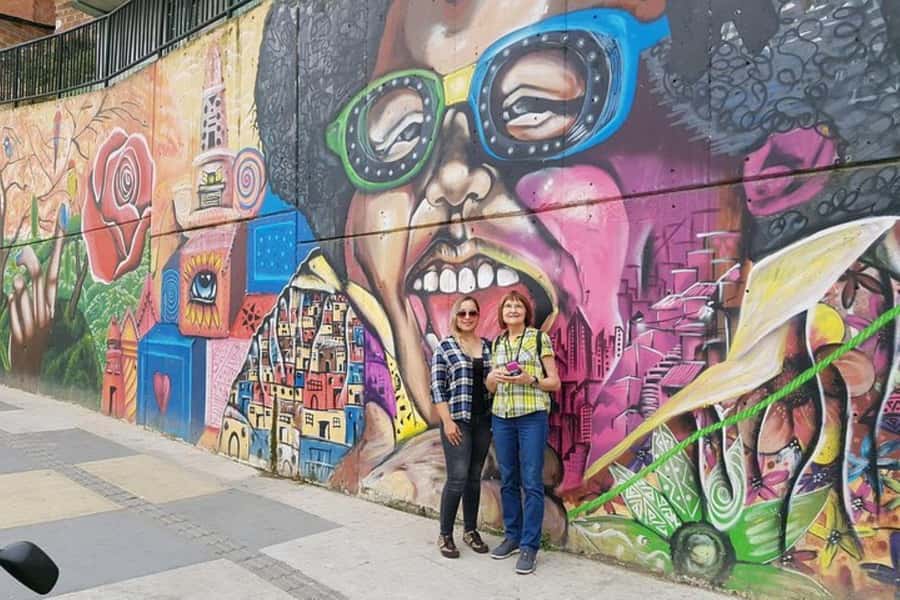 Medellín: 5.5-Hour Guided Private City Tour - Price and logistics: what you really get for $139