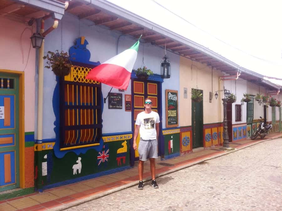 Medellin and Guatape Full Day Pablo Escobar Tour - Guatapé Village Time: Colorful Facades, Food Break, and Facilities