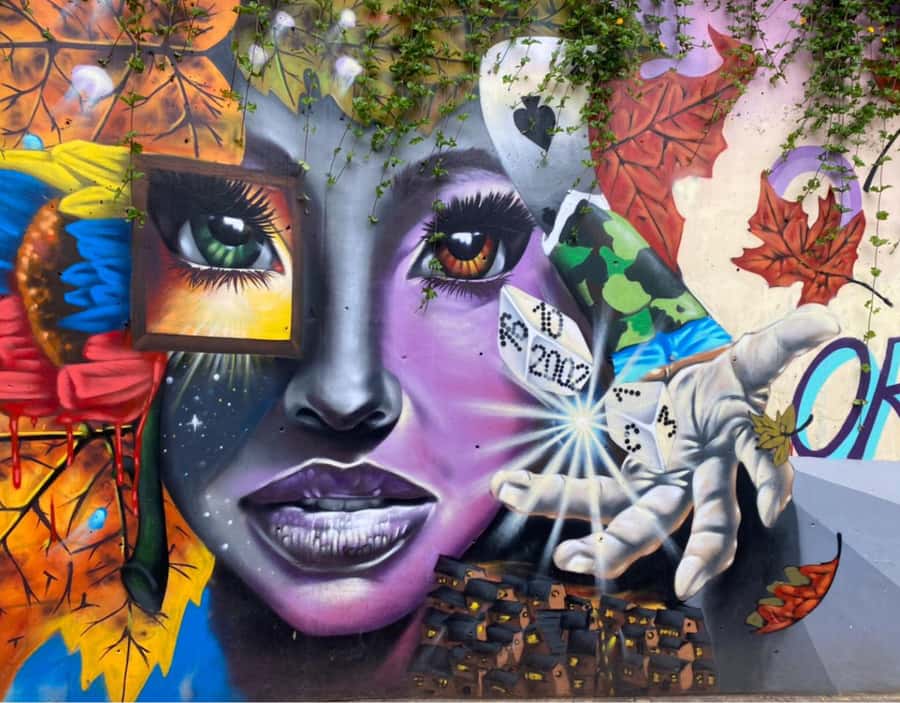 Medellín City Tour and Comuna 13 Experience - Lunch at a Local Restaurant: Why the Timing Helps