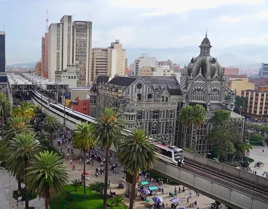 Medellín City Tour and Comuna 13 Experience - Price and Value: What $41 Buys You in Medellín