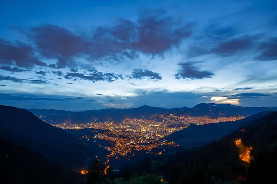 MEDELLIN: CITY TOUR CITY NIGHT TOUR + OPEN BAR - Starting at Estadio Metro and Rolling Through Medellín