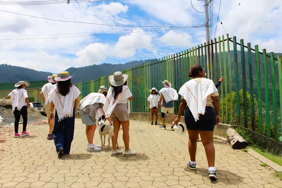 Medellín Coffee Farm Tour with Trolley and Cable Car Ride - Casa Finca de La Sierra and the museum stop