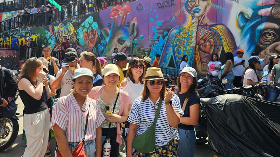 Medellín: Comuna 13 and Graffiti Guided Tour with a Local - Key things that make this Comuna 13 tour worth your time