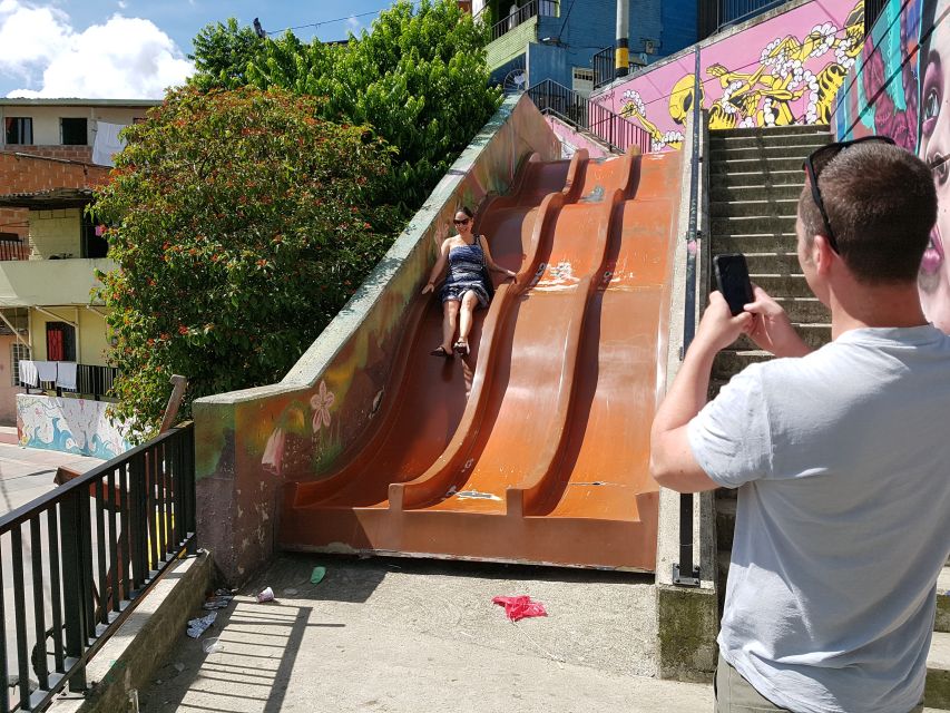 Medellín: Comuna 13, Cable Cars and Botero Statues Tour - Pace, Comfort, and Safety: How to Make This Half Day Feel Easy