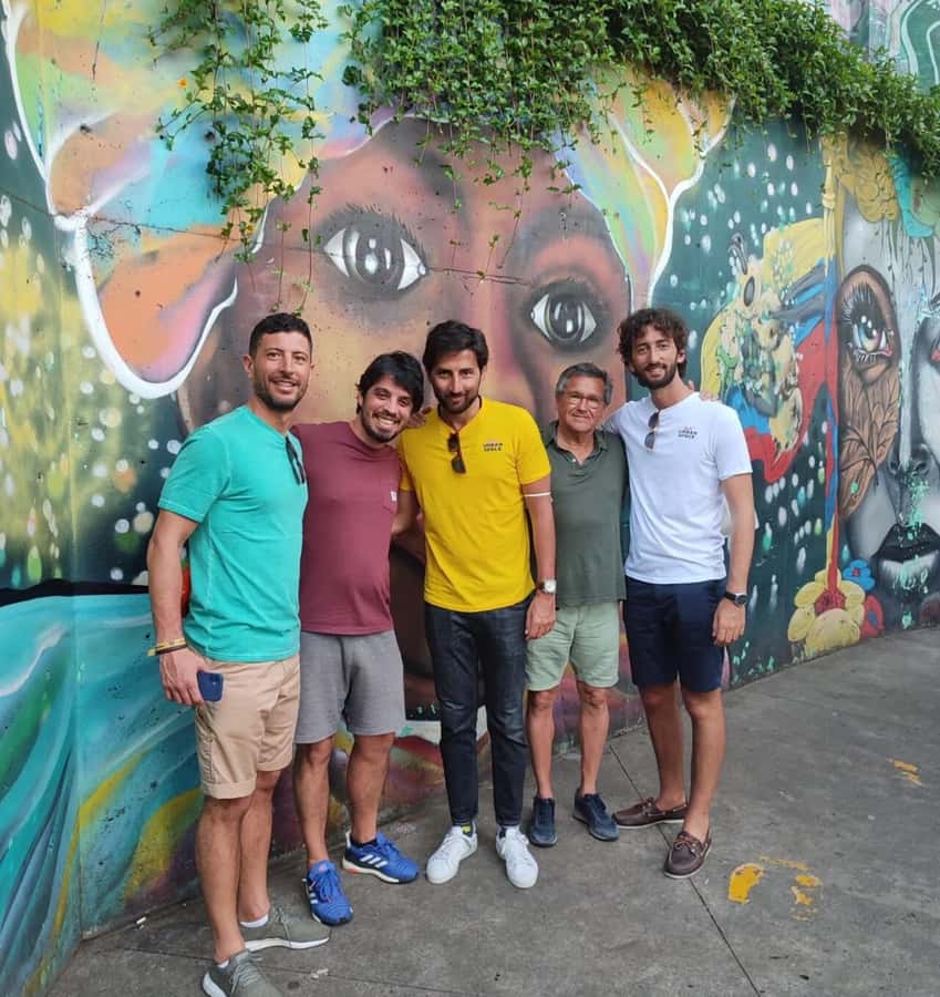 Medellín: Comuna 13 District Tour with Cable Car Ride - Cable car up the hill: the views come with the story