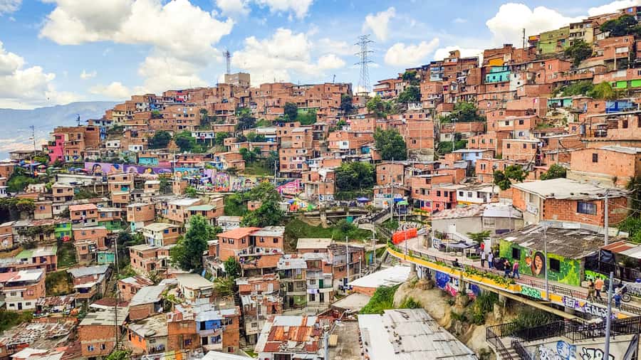 Medellin: Comuna 13 Graffiti Tour, Cable Car & Street Food - Key highlights worth your time