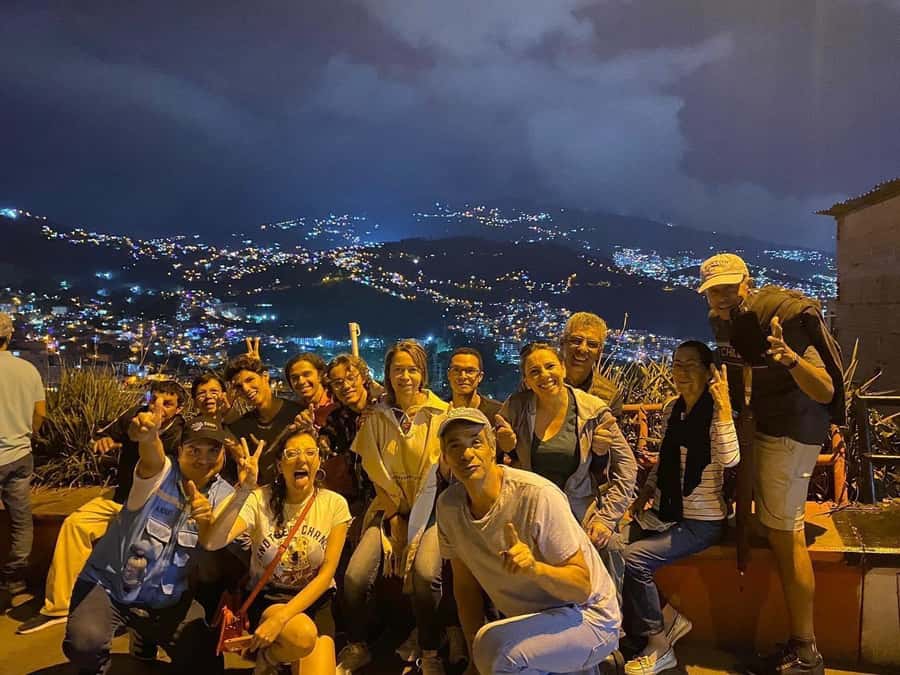 Medellín: Comuna 13 (Graffitour) Discover the Transformation - Key highlights worth your time