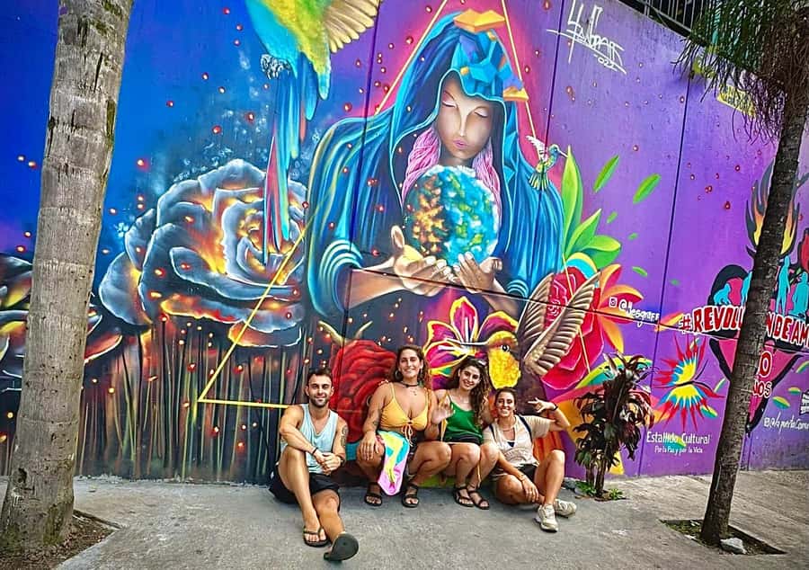 Medellín: Comuna 13 (Graffitour) Discover the Transformation - Why Comuna 13 Graffitour feels more human than a normal city walk