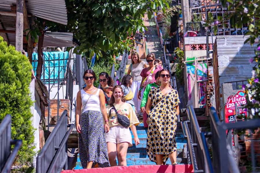 Medellín Comuna 13 local guides snacks and your own graffiti - Why this Comuna 13 tour feels personal, not staged