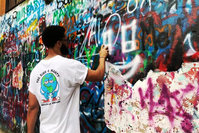 Medellín: Comuna 13 Tour with Spray Painting and ice cream - Key highlights to know before you go