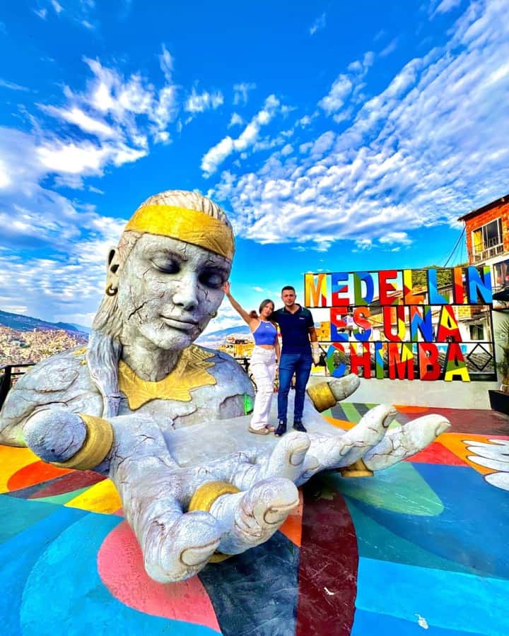 Medellín: Comuna 13 True Story and Street Food Tour - Key things to know before you go