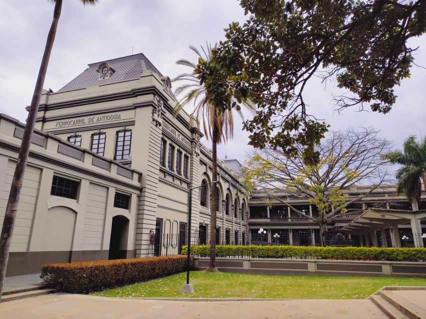 Medellin downtown: History and culture through fun stories - A free walk through Medellín’s old core