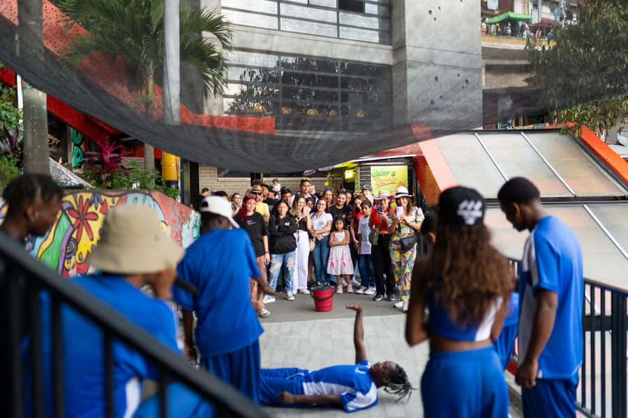 Medellin: Full Day Guided City Highlights Tour - Riding the Metro and Metrocable: public transit with a point