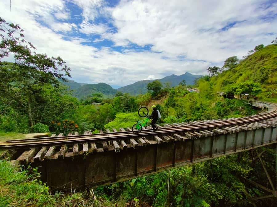 Medellín: Full-Day Mountain Bike Tour with Lunch - Bike, Comfort, and What to Bring