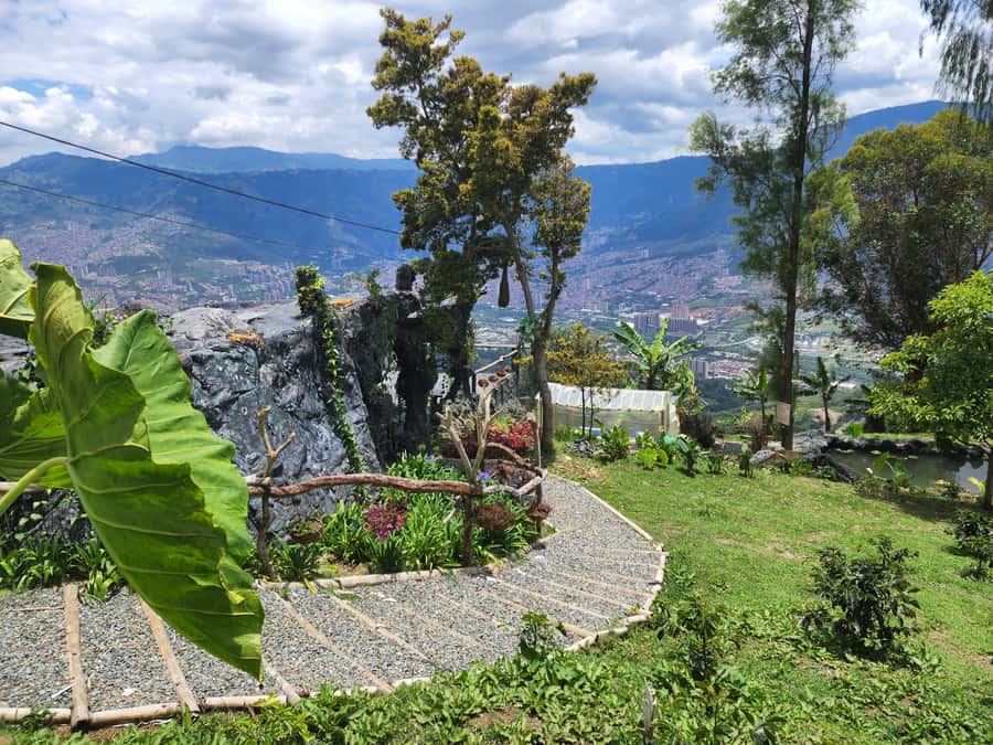 Medellin: Glamping Spa and coffee tour Experience - Food on the Farm: Tamal Cafetero, Wood-Fire BBQ, and Breakfast
