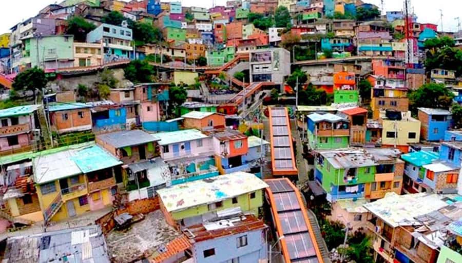 Medellin: Graffiti Tour Comuna 13 - Graffiti as a Living Record in Comuna 13