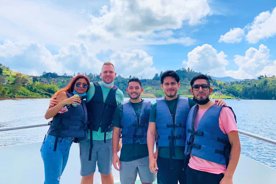 Medellin: Guatape and El Penol Rock Day Trip with Boat Ride - Breakfast and Lunch: Simple, Included, and Timed for the Climb